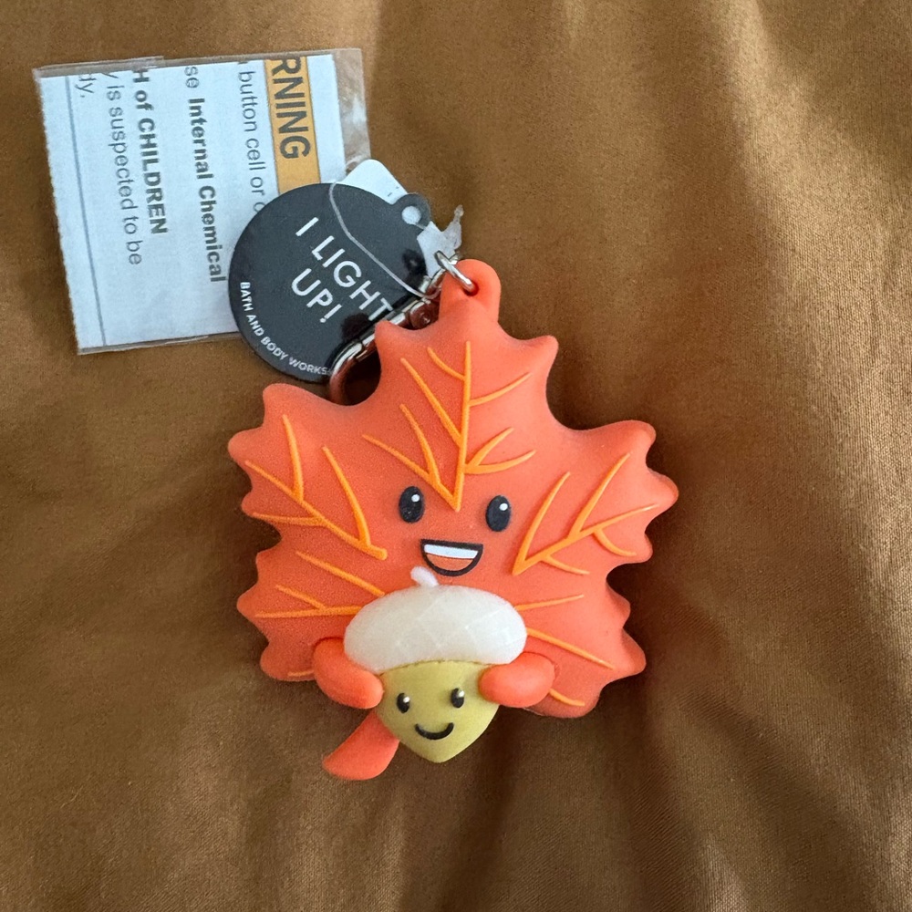 BBW Orange Leaf Keychain with Acorn Pocketbac Holder